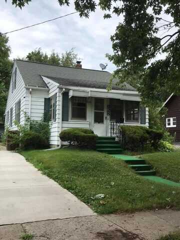 628 St Clair Avenue, Jackson, MI 49202