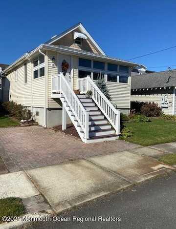 17 Sims Avenue, Manasquan, NJ 08736