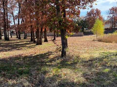 635 Woodlands Drive, Tahlequah, OK 74464