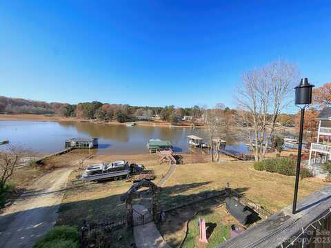 6860 Shade Tree Lane, Sherrills Ford, NC 28673