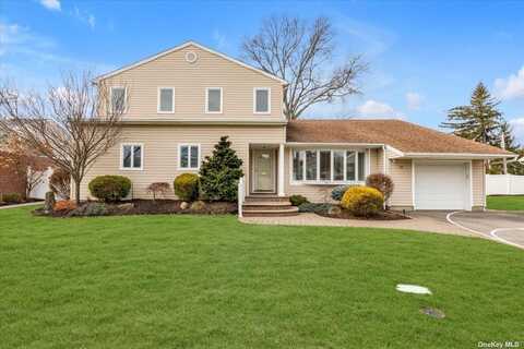 10 Harriet Drive, Syosset, NY 11791