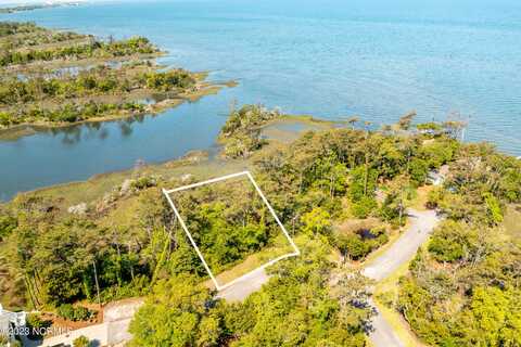 4 West Court, Pine Knoll Shores, NC 28512