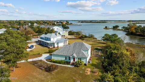 106 Elizabeth Way Court, Swansboro, NC 28584