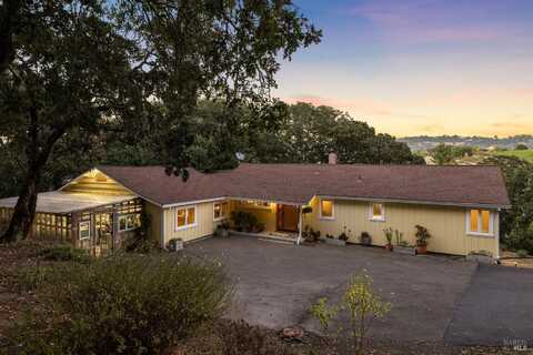 2810 Hidden Acres Road, Santa Rosa, CA 95404