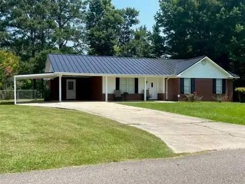 1111 Shady Pines St, Waynesboro, MS 39367