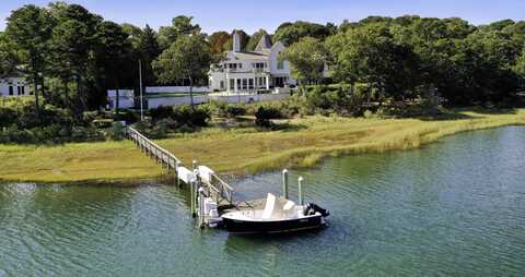 25 Oyster Way, Osterville, MA 02655