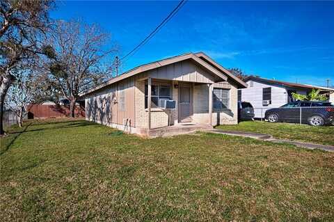 1018 Laredo St, Sinton, TX 78387