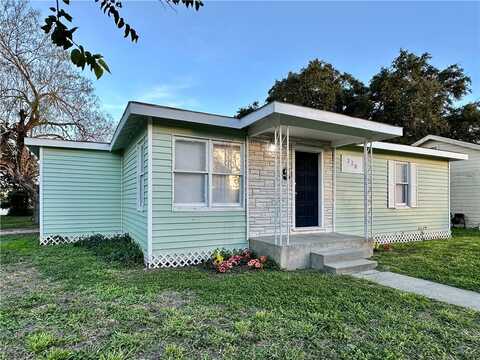 220 Fairview Drive, Kingsville, TX 78363