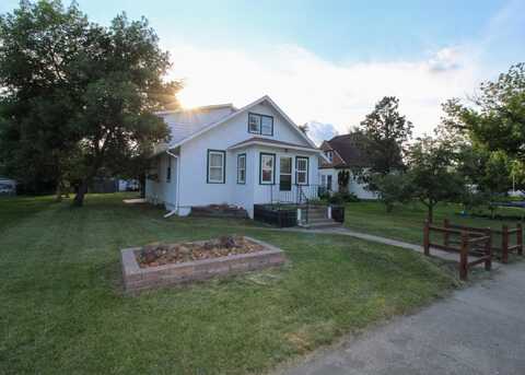 304 1st St SW, Towner, ND 58788