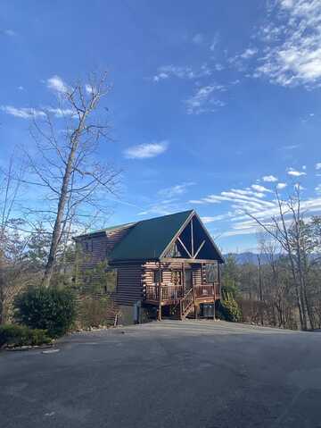 2251 Upper Middle Creek ROAD, Sevierville, TN 37876