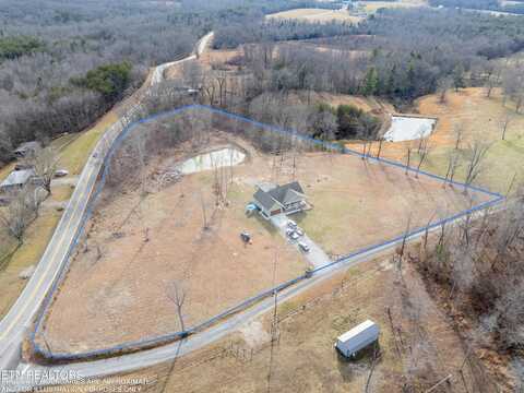 117 Pine Flat Rd, Deer Lodge, TN 37726