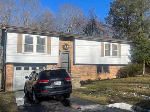 318 BRIARWOOD DRIVE, SHADY SPRING, WV 25918