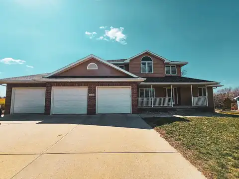 3509 Golf View Dr, Norfolk, NE 68701