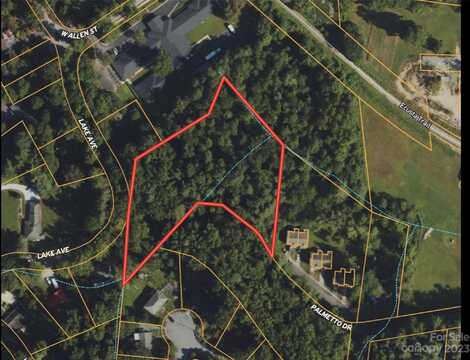 999 W Lake Avenue, Hendersonville, NC 28739