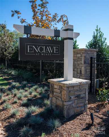 5704 Heirloom Crossing Court, Charlotte, NC 28270
