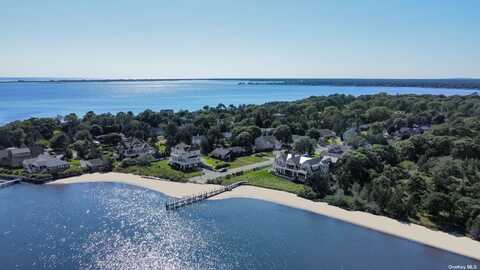 17 Ludlow Lane, Hampton Bays, NY 11946