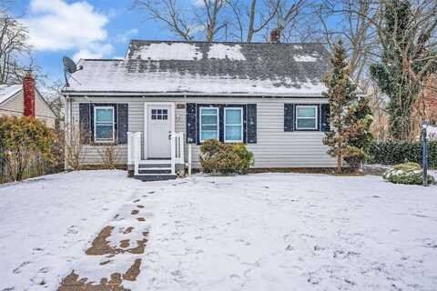 37 2nd Avenue, Central Islip, NY 11722