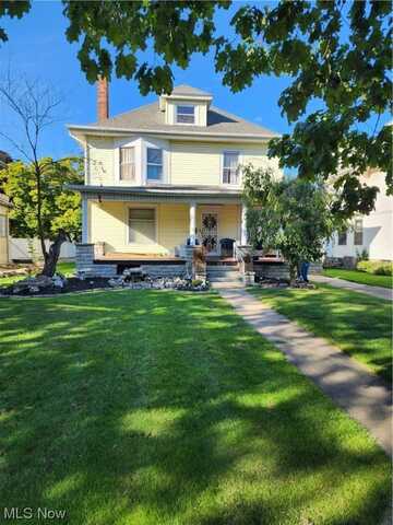 525 E 2nd, Port Clinton, OH 43452