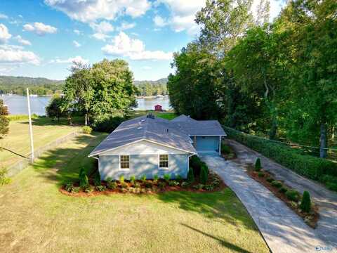 3805 Meadowwood Circle, Guntersville, AL 35976