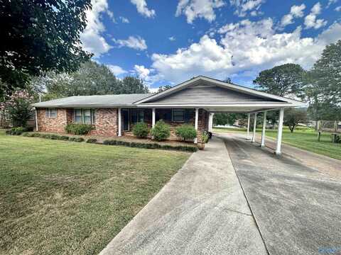 3721 Meadow Wood Circle, Guntersville, AL 35976