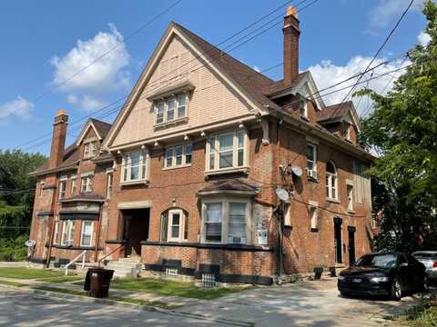 671 Glenwood Avenue, Cincinnati, OH 45229