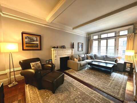 146 East 49th Street, New York, NY 10017