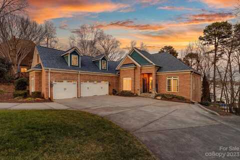 8065 Bay Pointe Drive, Denver, NC 28037