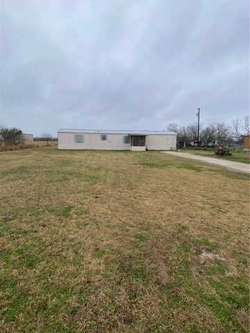 110 Agape Drive, Woodsboro, TX 78393