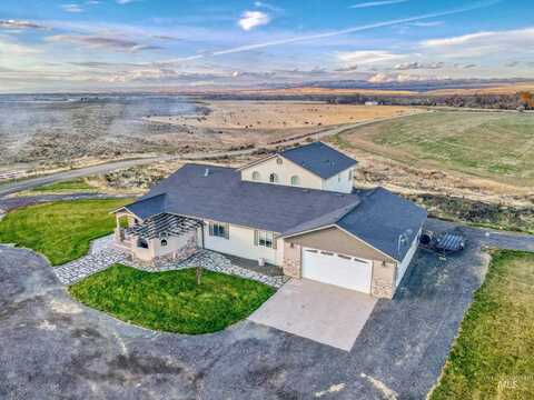 560 Riverview Dr., Gooding, ID 83330