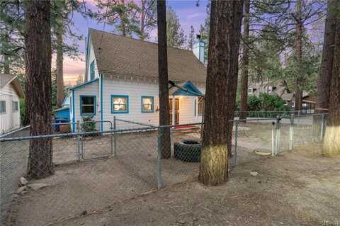 401 West Sherwood Boulevard, Big Bear City, CA 92314