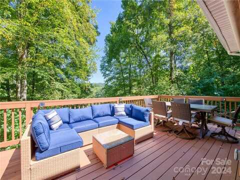 860 Creekside Drive, Maggie Valley, NC 28751