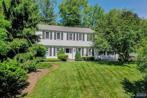 791 Winding Way, River Vale, NJ 07675