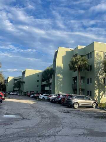 1638 Embassy Dr, West Palm Beach, FL 33401