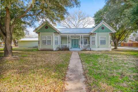 303 S Franklin ST, La Grange, TX 78945