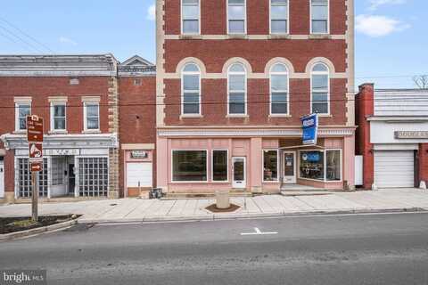 136 W MAIN ST, HANCOCK, MD 21750