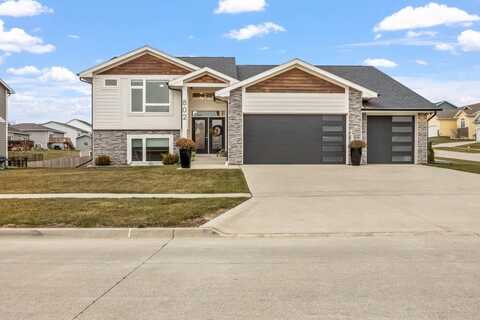 802 Timberview Drive, Adel, IA 50003