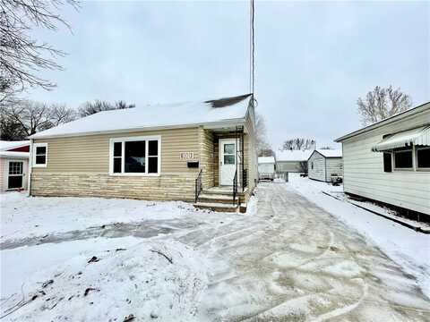 2832 Lyon Street, Des Moines, IA 50317