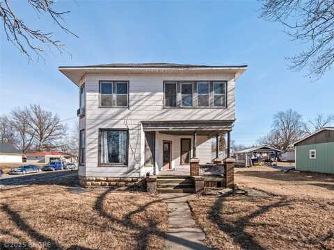 534 N Grand Street, Chariton, IA 50049