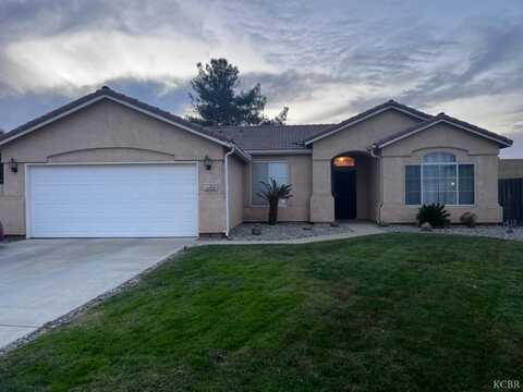 1162 Orange Street W, Hanford, CA 93230