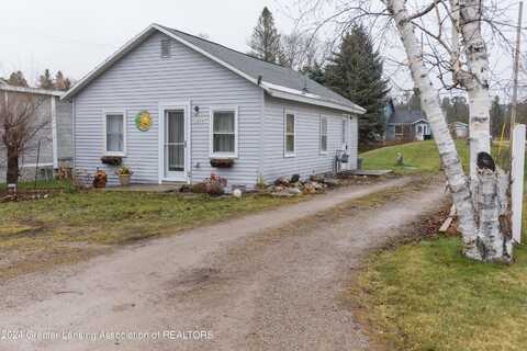 3459 Wood Street, Indian River, MI 49749