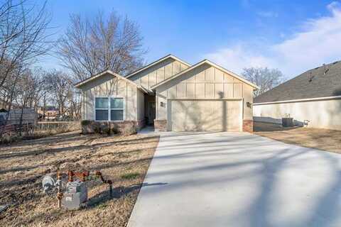 408 W Muskogee Avenue, Chouteau, OK 74337