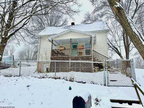 35 W 2nd Street, Westover, WV 26501