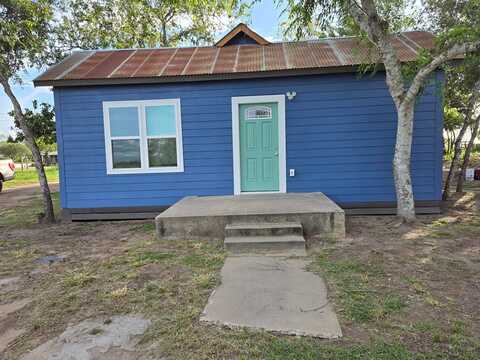 443 S Bee, Normanna, TX 78142