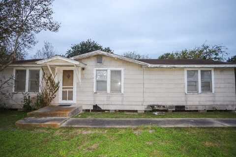 110 E Elliott, Beeville, TX 78102