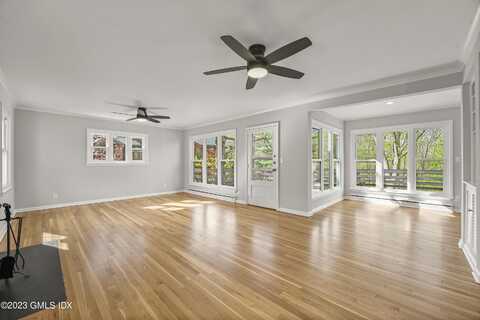 15 Pleasant View Place, Old Greenwich, CT 06870