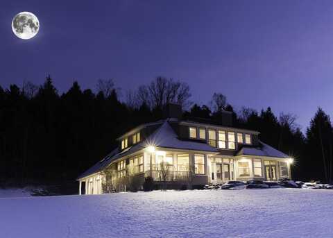 201 Lower Judson Lane, Stowe, VT 05672