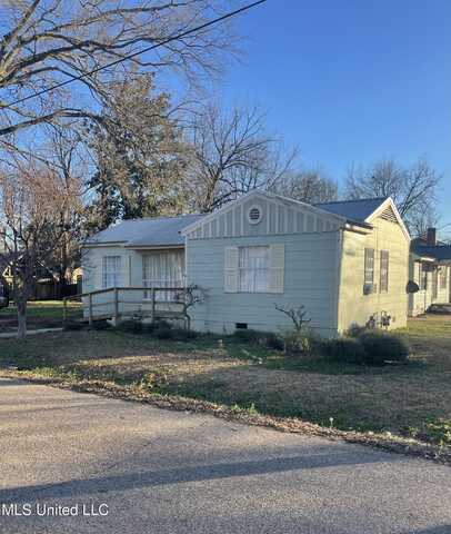 204 E Eighteenth Street, Yazoo City, MS 39194