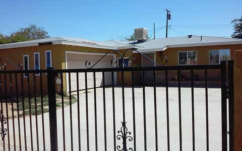 10Th, PALMDALE, CA 93550