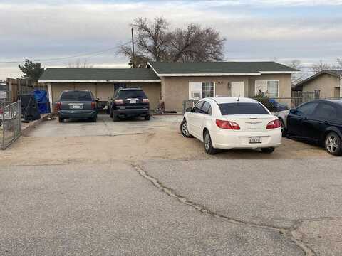 Pine, HESPERIA, CA 92345
