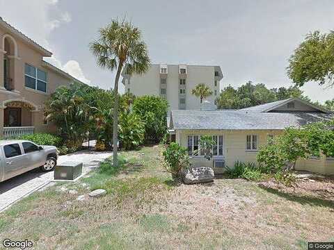 E Peppertree Ln, Sarasota, FL 34242